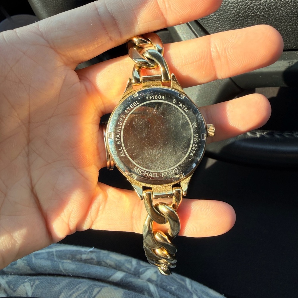 Michael Kors Gold-Tone Chain Link Watch (Gold)